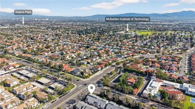 2600 W Segerstrom Avenue D, Santa Ana, CA 92704