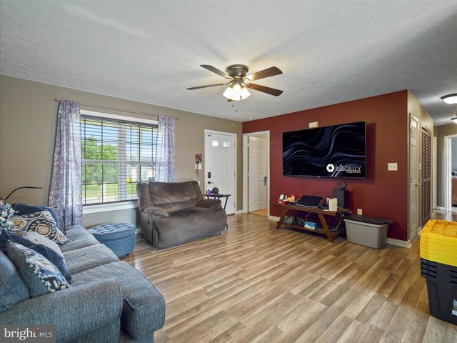 294 DINALI DR, Martinsburg, WV 25403