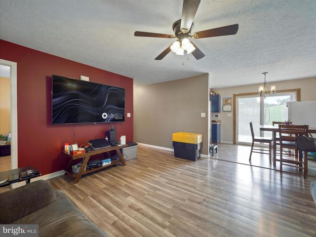 294 DINALI DR, Martinsburg, WV 25403