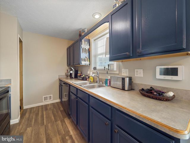 294 DINALI DR, Martinsburg, WV 25403