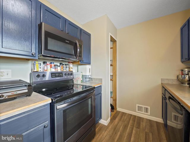 294 DINALI DR, Martinsburg, WV 25403