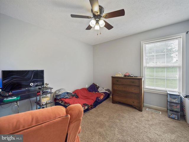 294 DINALI DR, Martinsburg, WV 25403