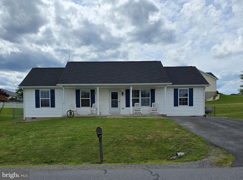 294 DINALI DR, Martinsburg, WV 25403