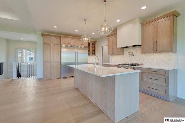 3600 Tree Line Drive, Lincoln, NE 68516