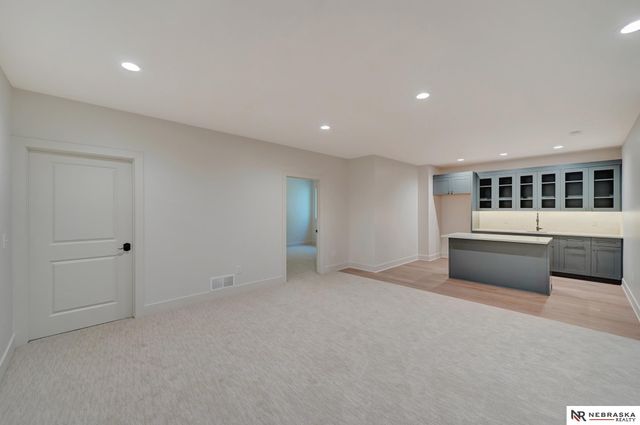 3600 Tree Line Drive, Lincoln, NE 68516