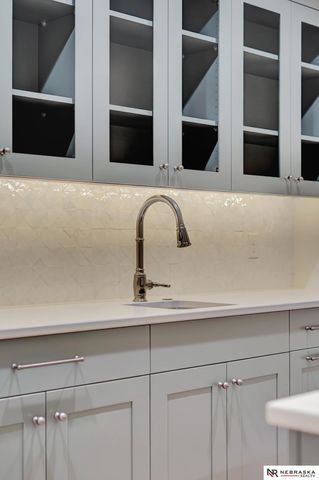 3600 Tree Line Drive, Lincoln, NE 68516