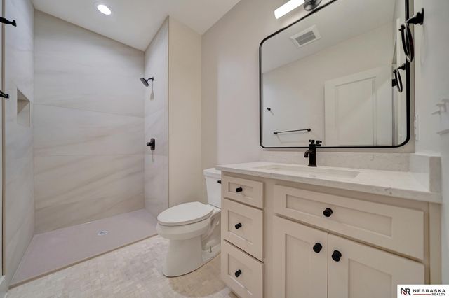 3600 Tree Line Drive, Lincoln, NE 68516