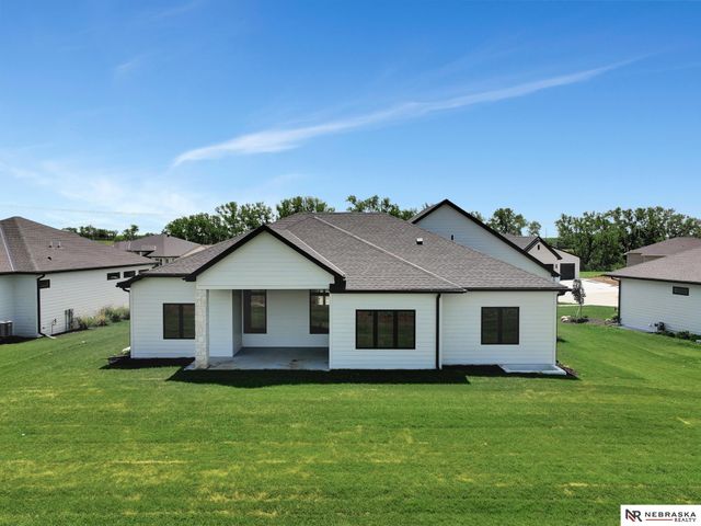 3600 Tree Line Drive, Lincoln, NE 68516