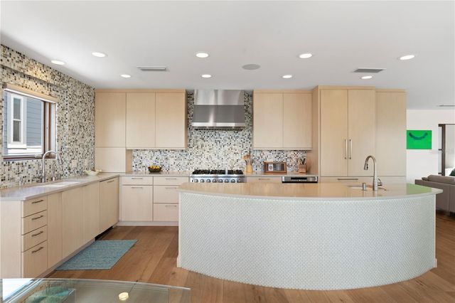 2003 GULF WAY, St Pete Beach, FL 33706