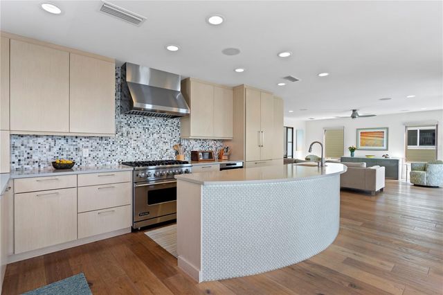 2003 GULF WAY, St Pete Beach, FL 33706