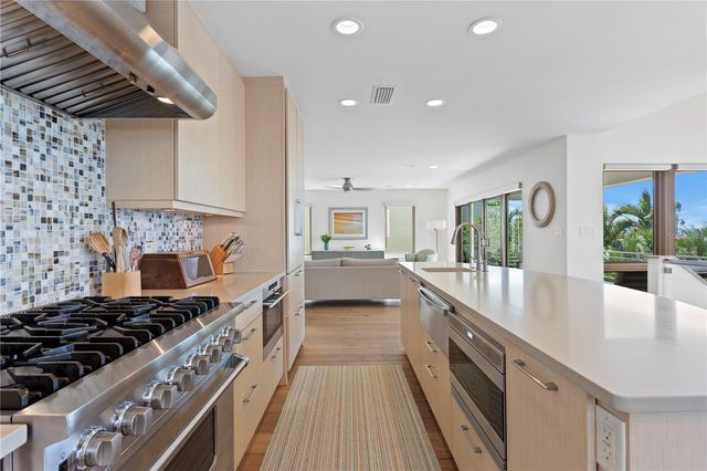 2003 GULF WAY, St Pete Beach, FL 33706