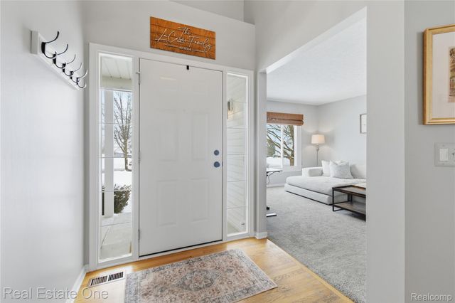 1013 Peppergrove Drive, Brighton, MI 48116