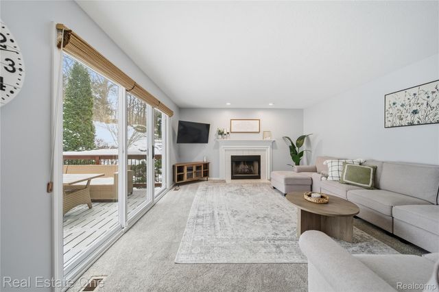 1013 Peppergrove Drive, Brighton, MI 48116