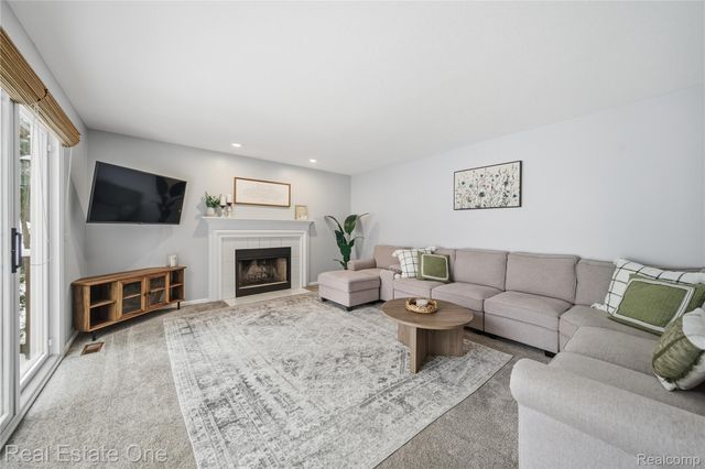 1013 Peppergrove Drive, Brighton, MI 48116