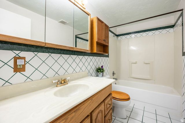 865 E CANYON RD, Spanish Fork, UT 84660