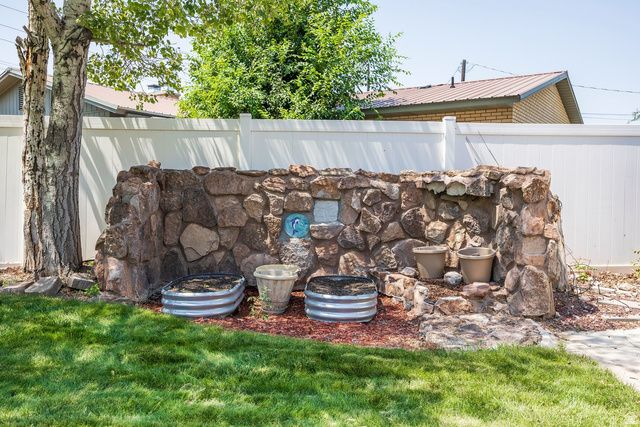 865 E CANYON RD, Spanish Fork, UT 84660