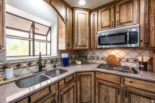 865 E CANYON RD, Spanish Fork, UT 84660