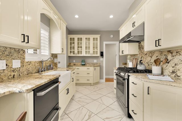 4335 BLAGDEN AVE NW, Washington, DC 20011