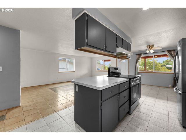 455 Nw 15TH Ave, Camas, WA 98607