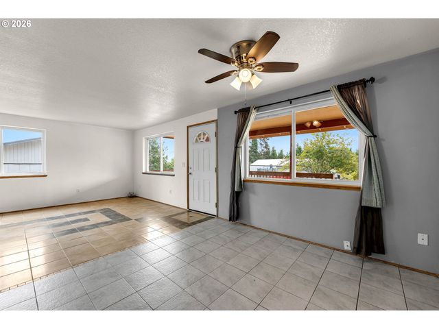 455 Nw 15TH Ave, Camas, WA 98607
