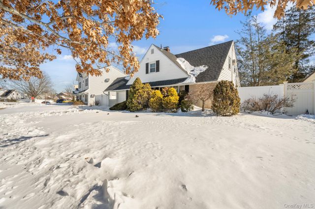 51 Shepherd Lane, Levittown, NY 11756