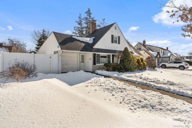 51 Shepherd Lane, Levittown, NY 11756