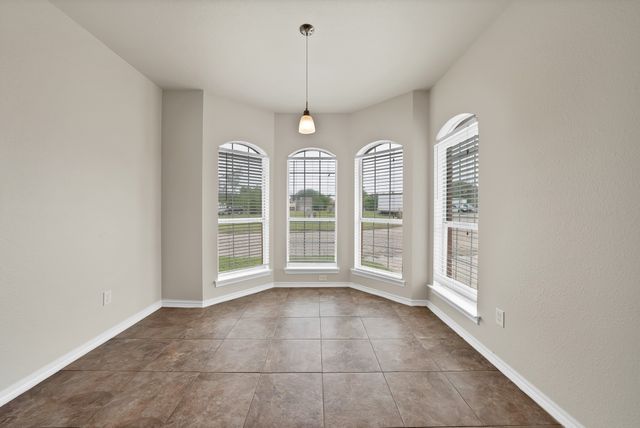 432 Lake Highland Drive, Lake Dallas, TX 75065
