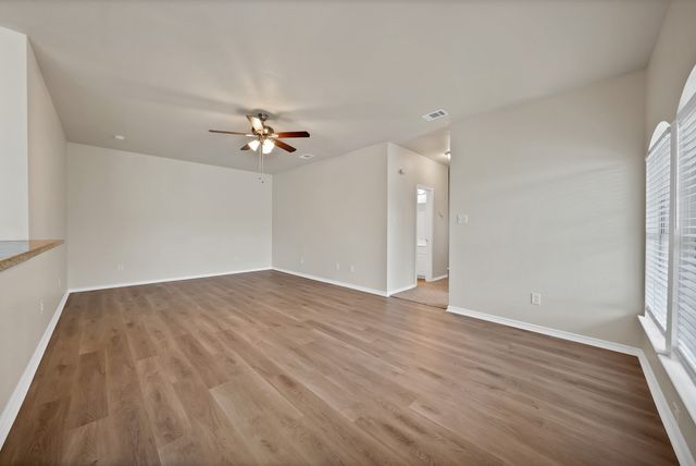 432 Lake Highland Drive, Lake Dallas, TX 75065
