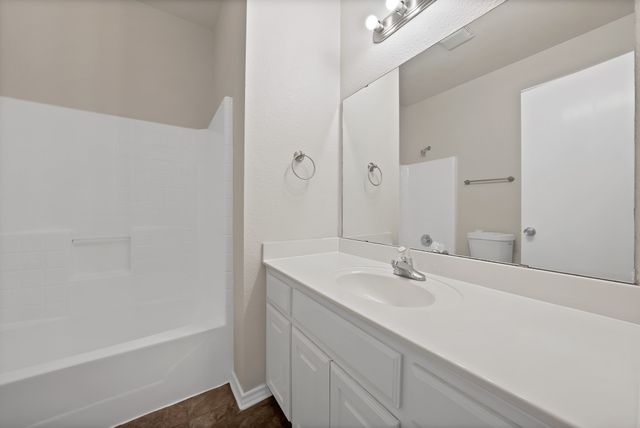 432 Lake Highland Drive, Lake Dallas, TX 75065