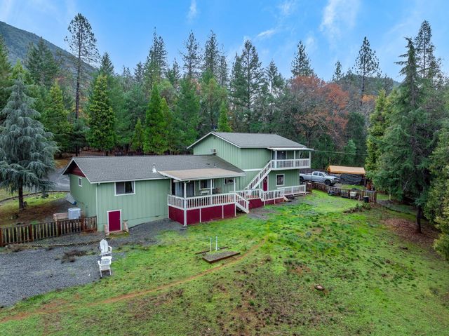 792 Summit Loop, Grants Pass, OR 97527