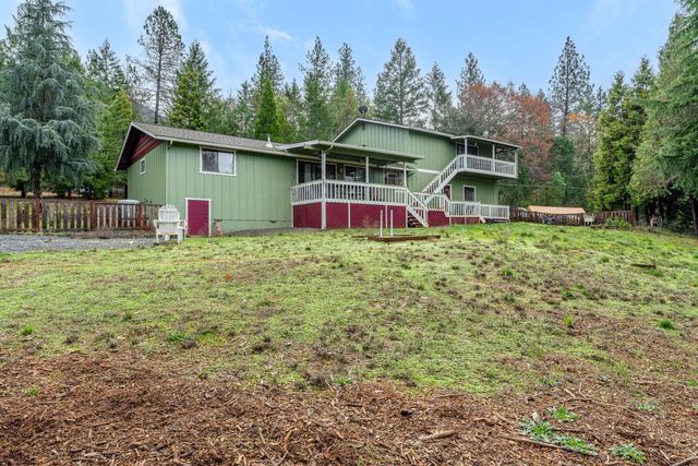 792 Summit Loop, Grants Pass, OR 97527