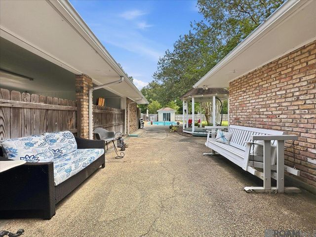 12016 Willowmore Dr, Baker, LA 70714