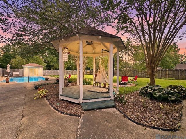 12016 Willowmore Dr, Baker, LA 70714