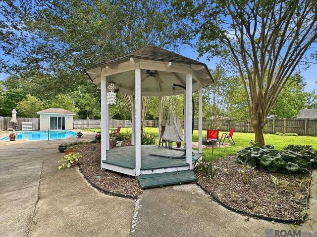12016 Willowmore Dr, Baker, LA 70714