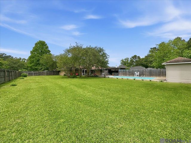 12016 Willowmore Dr, Baker, LA 70714