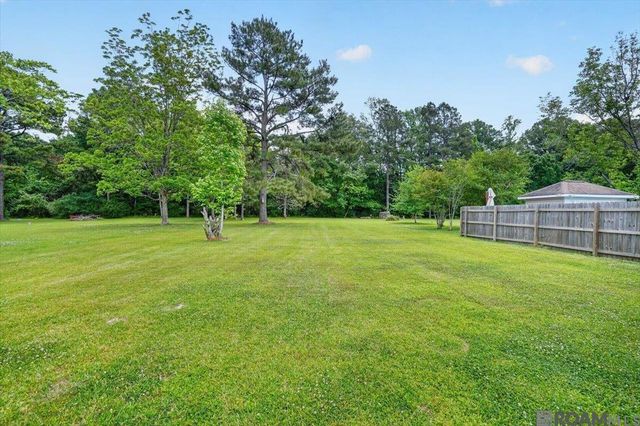 12016 Willowmore Dr, Baker, LA 70714