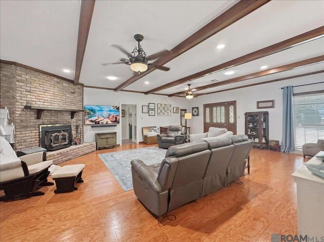 12016 Willowmore Dr, Baker, LA 70714