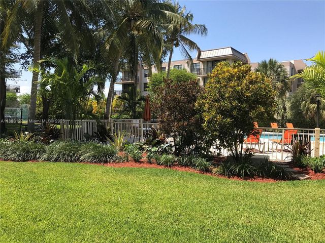 13120 SW 92nd Ave B-207, Miami, FL 33176