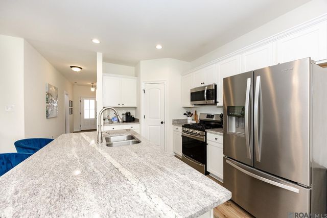 11149 Cambre Oaks Dr, Gonzales, LA 70737