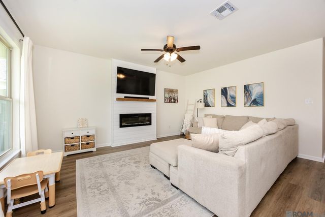11149 Cambre Oaks Dr, Gonzales, LA 70737