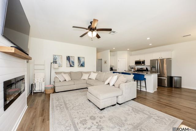 11149 Cambre Oaks Dr, Gonzales, LA 70737