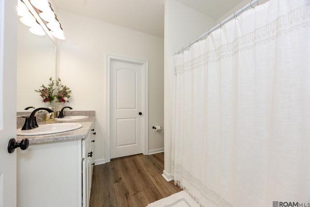 11149 Cambre Oaks Dr, Gonzales, LA 70737