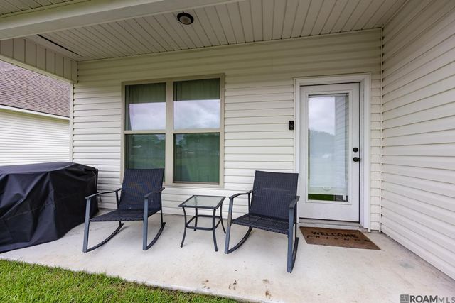 11149 Cambre Oaks Dr, Gonzales, LA 70737