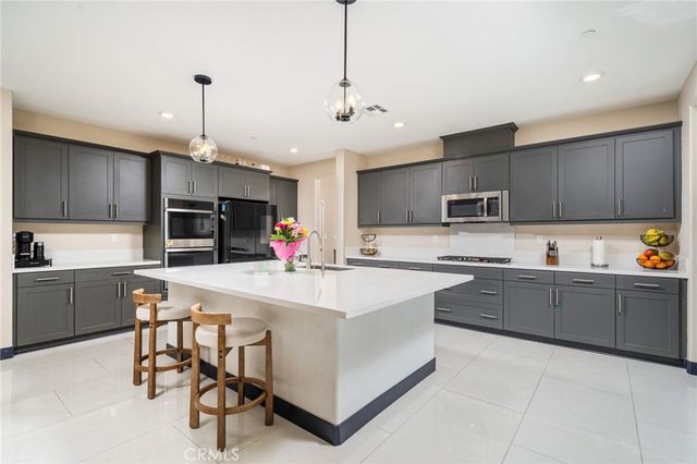 2414 Crater Avenue, Rialto, CA 92377