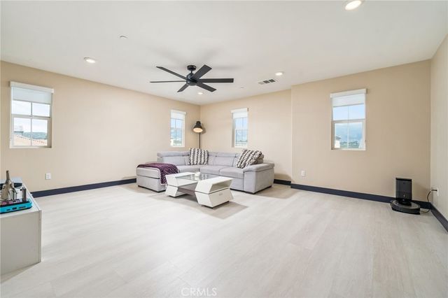 2414 Crater Avenue, Rialto, CA 92377