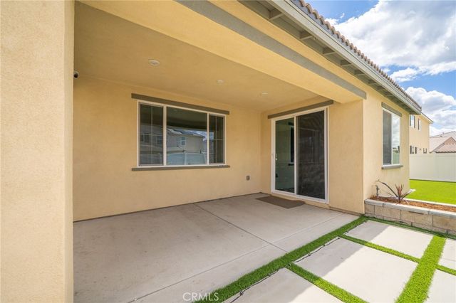 2414 Crater Avenue, Rialto, CA 92377