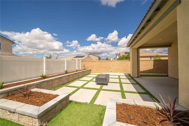2414 Crater Avenue, Rialto, CA 92377