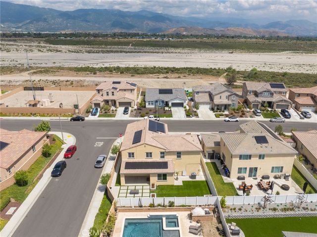 2414 Crater Avenue, Rialto, CA 92377