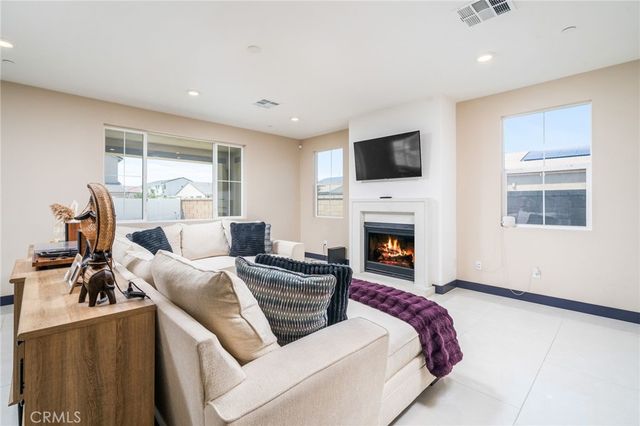 2414 Crater Avenue, Rialto, CA 92377