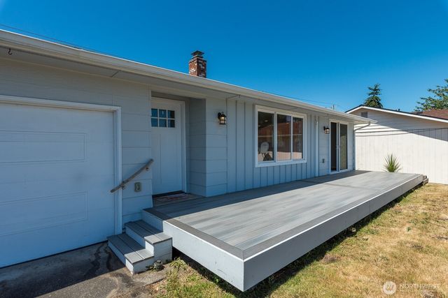 1524 Country Club Drive, Camano Island, WA 98282
